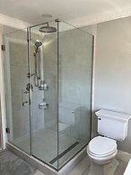 The Inn Crowd Bed and Breakfast