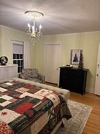 The Inn Crowd Bed and Breakfast