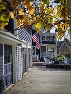 The Inn Crowd Bed and Breakfast