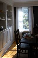 The Inn Crowd Bed and Breakfast