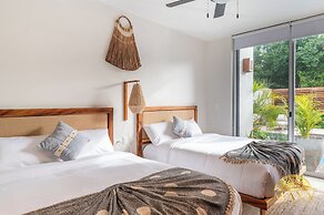 NHOA 101C 1BR Lux Pool access Aldea Zama