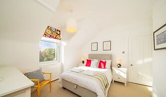 Sunnybrae House Seaside Family-friendly Getaway in Stonehaven With Hot