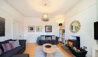 Sunnybrae House Seaside Family-friendly Getaway in Stonehaven With Hot