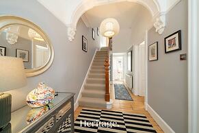 Sunnybrae House Seaside Family-friendly Getaway in Stonehaven With Hot