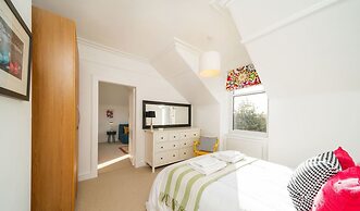 Sunnybrae House Seaside Family-friendly Getaway in Stonehaven With Hot