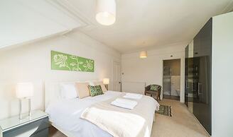 Sunnybrae House Seaside Family-friendly Getaway in Stonehaven With Hot