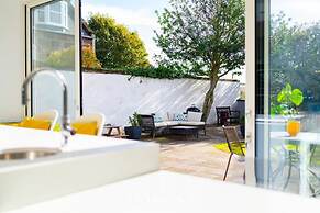 Sunnybrae House Seaside Family-friendly Getaway in Stonehaven With Hot