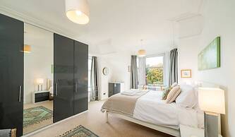 Sunnybrae House Seaside Family-friendly Getaway in Stonehaven With Hot