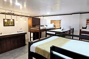 Captains Suites Albay