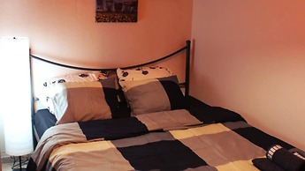 Amazing Studio Next To Center Only 9 Minutes Walk