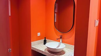 Yellow Bee Resort Cililitan