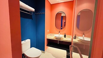 Yellow Bee Resort Cililitan