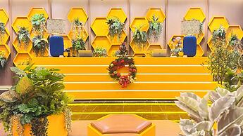 Yellow Bee Resort Cililitan