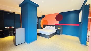 Yellow Bee Resort Cililitan