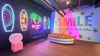 Yellow Bee Resort Cililitan