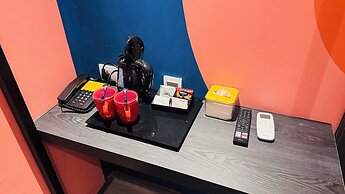 Yellow Bee Resort Cililitan