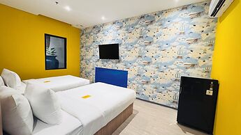 Yellow Bee Resort Cililitan