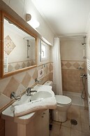 Villa Doreta in Koridallos