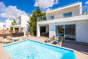 Villa Coral Bay 4 in Peyia