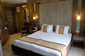 Royal Capital Hotel & Suites
