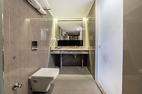 Royal Capital Hotel & Suites