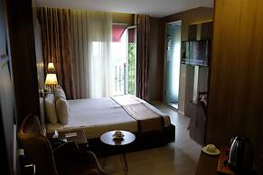 Royal Capital Hotel & Suites