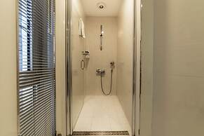 Royal Capital Hotel & Suites