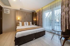 Royal Capital Hotel & Suites