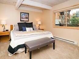 3 Bedroom Condo at Historic Lift 1A in Downtown Aspen