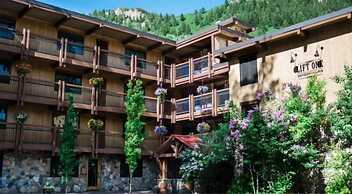 3 Bedroom Condo at Historic Lift 1A in Downtown Aspen