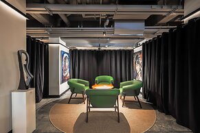 Radisson RED Phuket Patong Beach