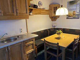 Cozy ans Spacious Apartment With Scenic Views