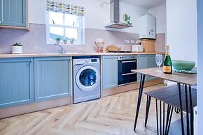 Kilmore House - 2 Bedroom Apartment - Tenby