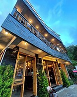 The Cozy Acorn Resort