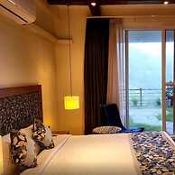 The Cozy Acorn Resort