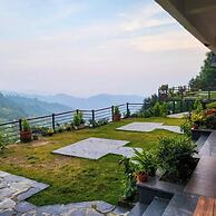 The Cozy Acorn Resort