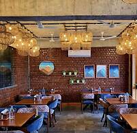 The Cozy Acorn Resort