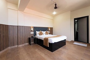 Hotel Mainak & Health Club
