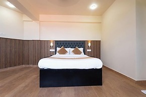 Hotel Mainak & Health Club