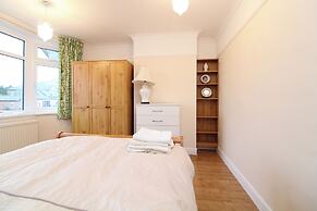 Regents park master room