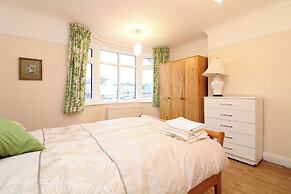 Regents park master room