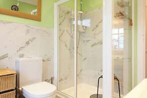 Regents park master room