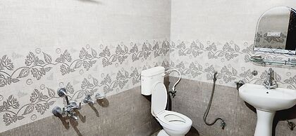 Goroomgo Temple City guest house