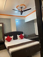 Goroomgo Temple City guest house