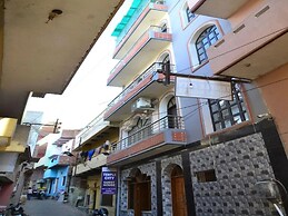 Goroomgo Temple City guest house