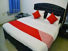 Goroomgo Temple City guest house