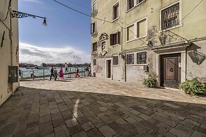 Venice Guggenheim Apartment by Wonderful Italy