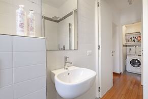 Venice Guggenheim Apartment by Wonderful Italy