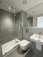 Modern 2 bed With Parking - Grand Exchange Bracknell