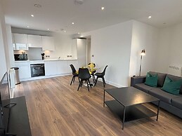 Modern 2 bed With Parking - Grand Exchange Bracknell